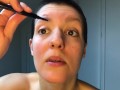 J’AI RASÉ MES SOURCILS; JE PARLE ET J’ÉCOUTE SIA