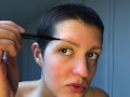 J’AI RASÉ MES SOURCILS; JE PARLE ET J’ÉCOUTE SIA