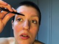 J’AI RASÉ MES SOURCILS; JE PARLE ET J’ÉCOUTE SIA