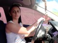 Julia aliviando ele no carro 5