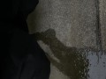 隠れておしっこ