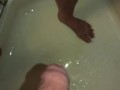 GOLDEN SHOWER After sex, she pissed on his cock, he pissed on her pussy before having a real shower 