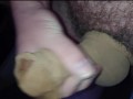 Nylonschwanz beim Porno wichsen