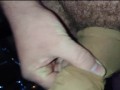 Nylonschwanz beim Porno wichsen