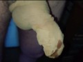 Nylonschwanz beim Porno wichsen