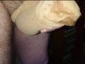 Nylonschwanz beim Porno wichsen