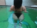 Esposa sensual na piscina - Sign onlyfans esposaheyya anal in the pool