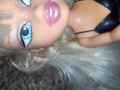 Me la mama con sus enormes labios de puta
