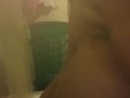 labios grandes se calienta en la ducha