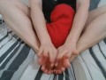 Do you want to play with my little feet?- Quer brincar com meus pezinhos?