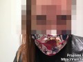 Elle attend un inconnu dans les toilettes pour se faire démonter