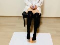 完璧なニーハイソックス姿で足コキ