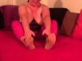 Ped Socks ! Deutsche Amateur Milf zeigt Nylon Füßlinge in Haut und Schwarz zur Spandex Leggins