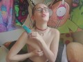💦Slutty Stoner Uses A Popsicle to Beat The Heat💦 - Izzy Hellbourne 