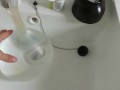洗面所でコンドームに水を入れたら破裂した