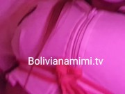 Numa viagem de 10 horas nao aguentei mais o tesao e me masturbei no banheiro do aviao ate gozar 