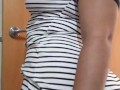 Probando ropa en el centro comercial