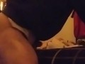 Complaciendome masturbándome sólo