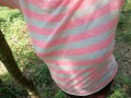Titten schlagen im Wald
