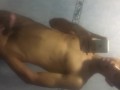 Masturbandome mientras todos 