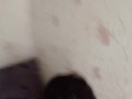Артем сам себе дрочит ногами кончает на ступни лижет ноги self suck autofellatio self footjob