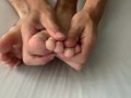 Nackt, Sexy Füße eincremen