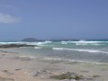 SCOPATE SULLA SPIAGGIA - July esibizionista si masturba e prende il cazzo di Nik davanti a tutti