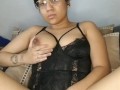 Solo female playing with fatpussy