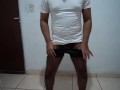 Striptease amador, homem peludo com seu grande pau