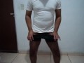 Striptease amador, homem peludo com seu grande pau