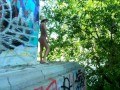 Эксгибиционистка гуляет на Москва Реке Нудисткий Пляж Серебряный Бор