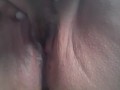 Rubia argentina se masturba con todo  y acaba chorreando