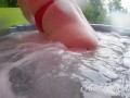 Mon gros cul en string Wicked Weasel dans un jacuzzi