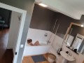 Je me touche dans le bain