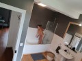 Je me touche dans le bain