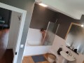Je me touche dans le bain