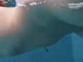 Juicy pussy Lenka swimming