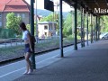 Freakshow am Bahnhof - öffentlich gefickt !