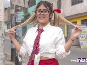 Tímida colegiala folla por un poco de dinero