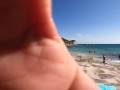 SEX OUTDOOR PUBLIC BEACH couple surpris à se masturber mutuellement à la plage On nous observe