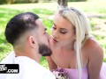 Family Strokes - Gorgeous Blonde Vixen With Huge Jiggly Booty Rides Her Athletic Stepbrother