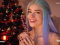 Polska dziewczyna elf kochająca hentai bawi się cipka z choinka w tle