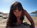 Pareja española follando en playa nudista con mirones