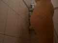 Slow Motion Schaumspiele unter der Dusche