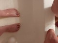 Piss on my feet 