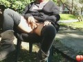 chica se masturba en parque publico amateur