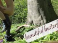 On fait de l'Exhib en Forêt, il me Pisse et Jouis dessus ! Beaucoup d'Urine et de Sexe en Public !