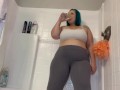 I Already Have to Pee but I Keep Drinking Until I Wet My Leggings!