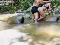 Lesbianas follando en el rio