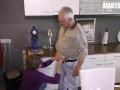 HAUSFRAU FICKEN - Hot Mature Wife Got Her Pussy Slammed By Handyman - AMATEUR EURO